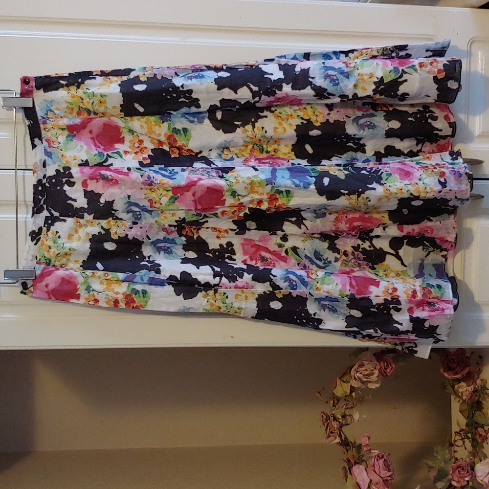 Vtg Drapers & Damons Floral 100% Fine Cotton Panel Skirt